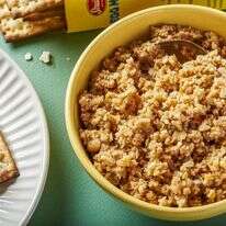 חרוסת תפוחים ואגוזים | ריי לופז עבור הוושינגטון פוסט חרוסת תפוחים ואגוזים | ריי לופז עבור הוושינגטון פוסט