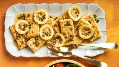 טופו פיקאטה | ריי לופז; עיצוב אוכל מאת ליסה צ'רקסקי עבור הוושינגטון פוסט