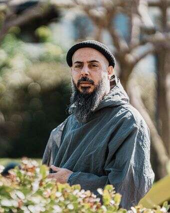 "מי שרוצה מקום צריך לקחת אותו, להתעקש עליו, לקבוע יתדות". חסן | אנצ'ו גוש, ג'יני