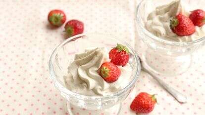 מוס שוקולד לבן | אפרת ליכטנשטט