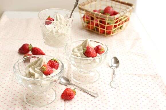 מוס שוקולד לבן | אפרת ליכטנשטט