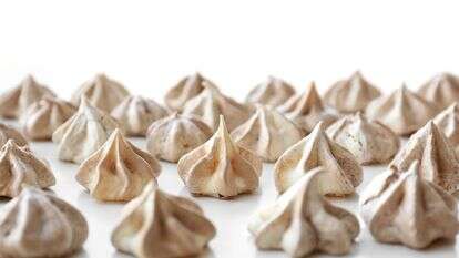 נשיקות שוקולד | אפרת ליכטנשטט