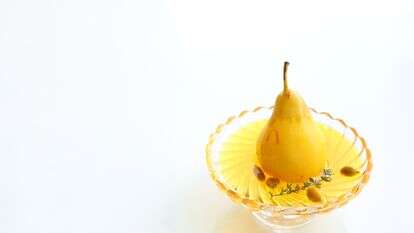 אגסים ביין לבן והל | אפרת ליכטנשטט