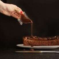 עוגת שוקולד שקדים וקפה מושחתת עם גנאש שוקולד | אפרת ליכטנשטט