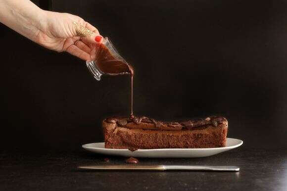 עוגת שוקולד שקדים וקפה מושחתת עם גנאש שוקולד | אפרת ליכטנשטט