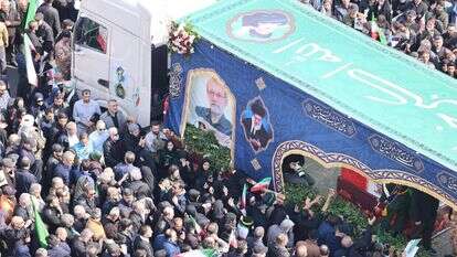 כאילו היו מחסלים בבת אחת את ראש הממשלה, הנשיא, שר הביטחון והרמטכ"ל. הלוויות מחוסלים בטהרן, השבוע | AFP