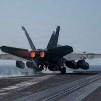 מטוס אמריקני ממריא | פיקוד המרכז של צבא ארה"ב