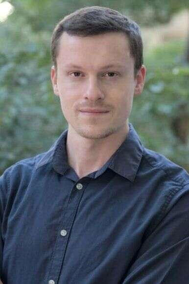 בן־ציון מקלס | יצחק דה־רוס