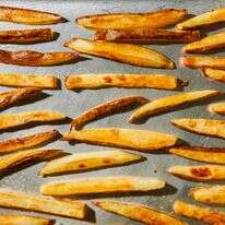 צ'יפס בתנור יכול להיות הבסיס לארוחה מהנה ומשביעה | ריי לופז ; עיצוב אוכל מאת ליסה צ'רקסקי, וושיגנטון פוסט