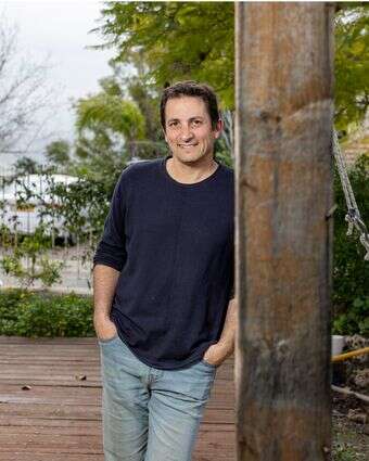 גיבורים בעל כורחנו דף הבית | נעמה שטרן