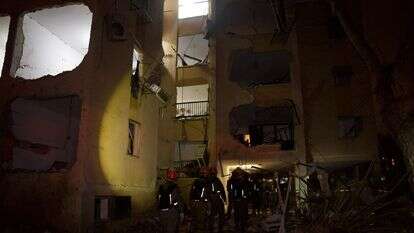 כוחות חילוץ והצלה של פיקוד העורף בזירת הנפילה בערד | דובר צה"ל