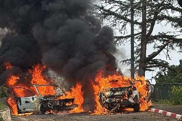כלי רכב בוערים במשגב עם | דוברות מד"א
