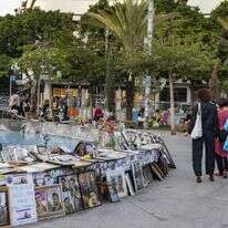 תמונות של קורבנות טבח ה-7 באוקטובר ומלחמת חרבות ברזל, בכיכר דיזנגוף בתל אביב | חיים גולדברג - פלאש 90