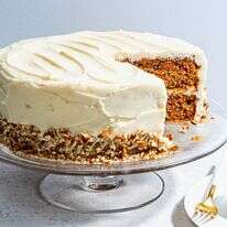 עוגת גזר עם ציפוי חמאה חומה וגבינת שמנת | סקוט סוצ'מן עבור הוושינגטון פוסט