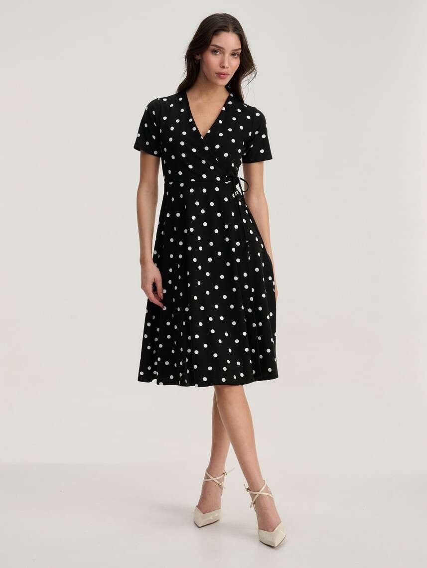 הודיס. שמלת נקודות 169.90 ש"ח | חיים כהן