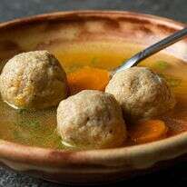 קניידלך ממולאים בכבד קצוץ | שאטרסטוק