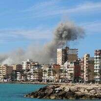 עשן מיתמר מתקיפה ישראלית בצור שבדרום לבנון | AFP עשן מיתמר מתקיפה ישראלית בצור שבדרום לבנון | AFP