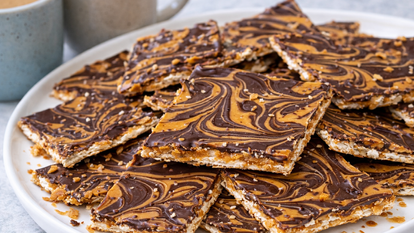 סניקרס מצות כשל"פ | Dall_E