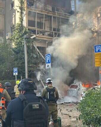 זירת הפגיעה הבוקר במרכז | דוברות מד"א