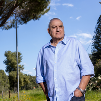 החרב מחוץ לנדן דף הבית | אריק סולטן