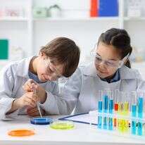 ניסויים ביתיים הם דרך מצוינת להפוך סקרנות ללמידה בלי מאמץ | שאטרסטוק