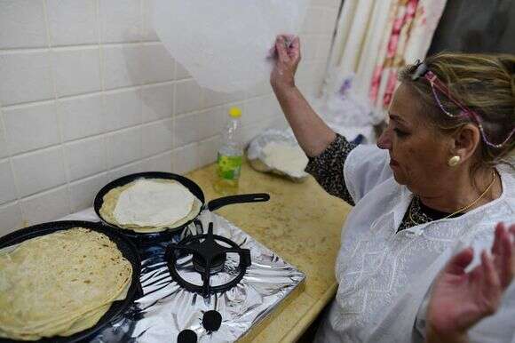 מופלטה במהלך חגיגות מרוקו היהודיות של מימונה, במושב אחיעזר | תומר נויברג/Flash90