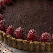 טארט שוקולד עשיר לפסח (ללא קמח) | Goran Kosanovic for The Washington Post.