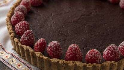 טארט שוקולד עשיר לפסח (ללא קמח) | Goran Kosanovic for The Washington Post.