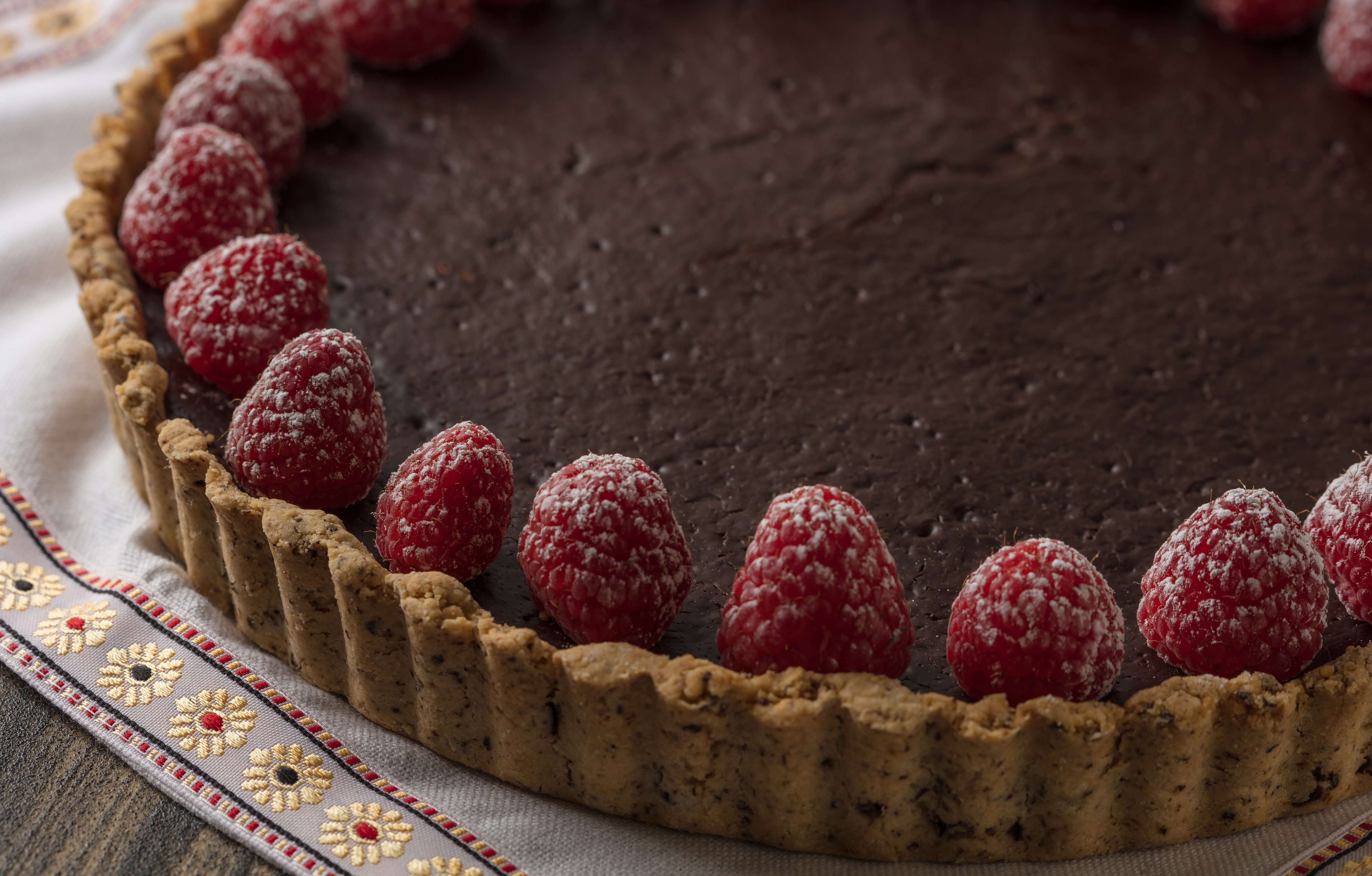 טארט שוקולד עשיר לפסח (ללא קמח) | Goran Kosanovic for The Washington Post.