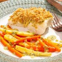 דג בציפוי חזרת עם גזרים, פטרוזיליה וזילוף חרדל-שמיר | לורה צ'ייס דה פורמיני עבור הוושינגטון פוסט