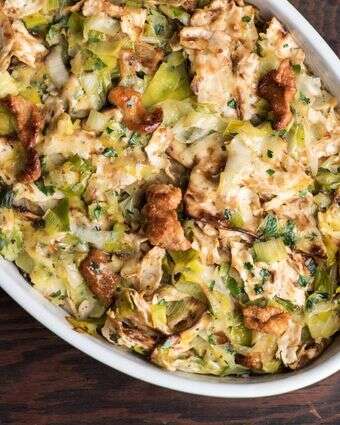 קוגל כרישה ומצות | Goran Kosanovic for The Washington Post קוגל כרישה ומצות | Goran Kosanovic for The Washington Post