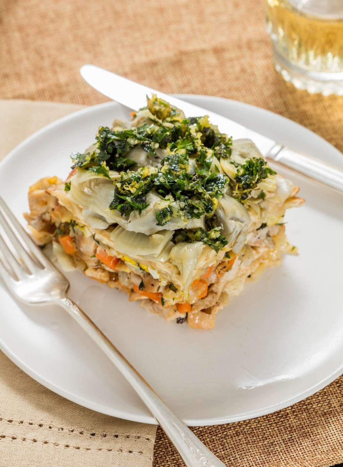 פשטידת ירקות ומצות | Goran Kosanovic for The Washington Post