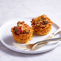 מאפינס פסטה עם בשר ברוטב עגבניות | Scott Suchman/For The Washington Post; food styling by Lisa Cherkasky