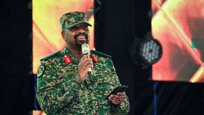 גנרל מוהוזי קיינרוגבה, מפקד הכוחות המזוינים של אוגנדה בנו של הנשיא יוורי מוסבני | AP