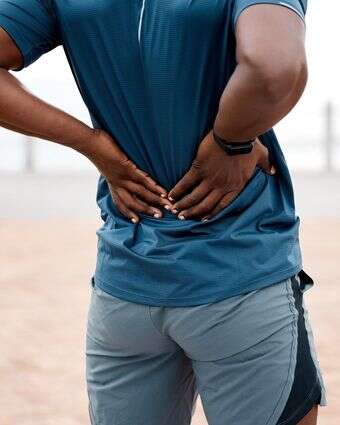 כאב גב | שאטרסטוק כאב גב | שאטרסטוק