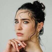 אחת כמוני דף הבית | בת–שחר ניסן