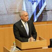 יו"ר ועדת הכספים, ח"כ חנוך מילבצקי, מציג את החוק במליאה | דני שם טוב, דוברות הכנסת