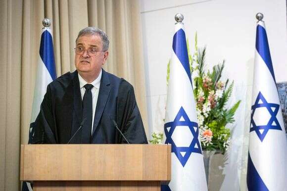 יחיאל כשר, נואם בטקס השבעה לשופטי העליון החדשים שמונו, במשכן הנשיא בירושלים (2022) | אוליבייה פיטוסי - פלאש 90