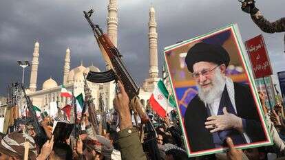 החות'ים בתימן בהפגנת תמיכה במשטר האיראני | EPA