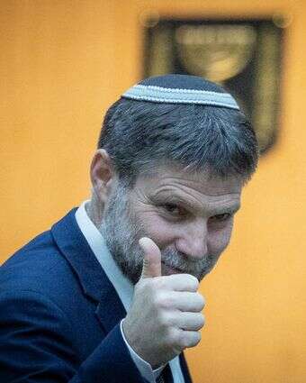 שר האוצר בצלאל סמוטריץ' במהלך ההצבעות על תקציב 2026 | יונתן סינדל, פלאש 90