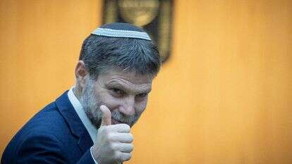 שר האוצר בצלאל סמוטריץ' במהלך ההצבעות על תקציב 2026 | יונתן סינדל, פלאש 90