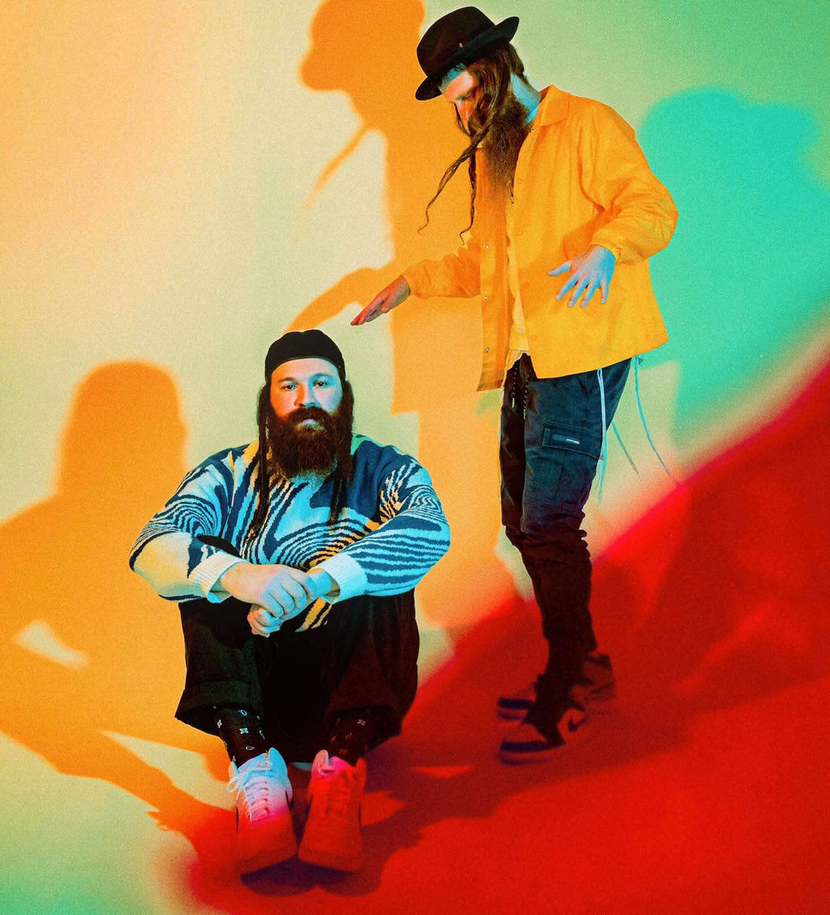 שני המוזיקאים החסידים שהפכו לכוכבי פופ בלי לנסות להפוך לכאלה