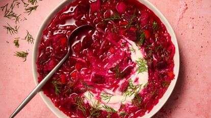 בורש עם כרוב כבוש | לורן בולבין; עיצוב אוכל מאת ליסה צ'רקסקי