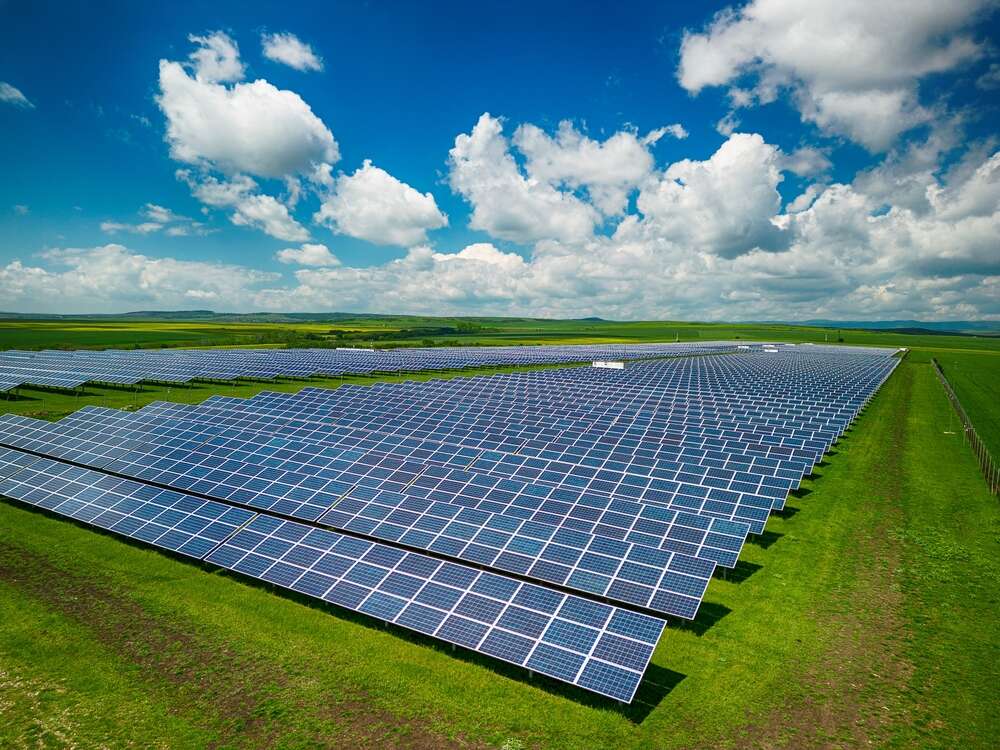 שדה פנאלים סולאריים | שאטרסטוק