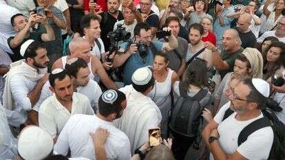 שנאת האחים תמיד תחזיר אותנו לעברי פי פחת. עימות בכיכר דיזנגוף בתל אביב, יום כיפור תשפ"ד | גדעון מרקוביץ'