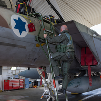 כנפי רוח | לירון מולדובן