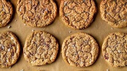 עוגיות שוקולד צ'יפס משיפון. | ריי לופז עיצוב אוכל מאת קרולין רוב, וושינגטון פוסט עוגיות שוקולד צ'יפס משיפון. | ריי לופז עיצוב אוכל מאת קרולין רוב, וושינגטון פוסט