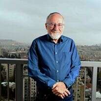 "חשבתי שאוכל לתרום להסרת העננה בפרשת הפצ"רית מעל המערכת". קולה בביתו בירושלים, השבוע | יוסי זליגר