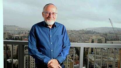 "חשבתי שאוכל לתרום להסרת העננה בפרשת הפצ"רית מעל המערכת". קולה בביתו בירושלים, השבוע | יוסי זליגר