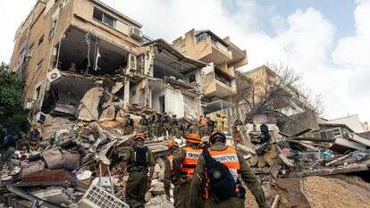 כוחות החילוץ באתר פגיעת הטיל בחיפה | דובר צה"ל